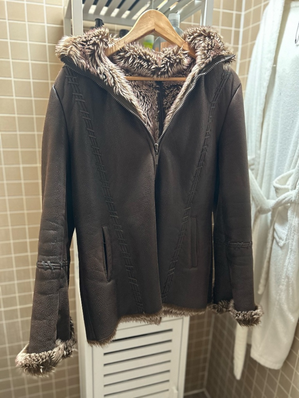 GORGEOUS Brown fur lined winter jacket M-L pit to pit 20"
